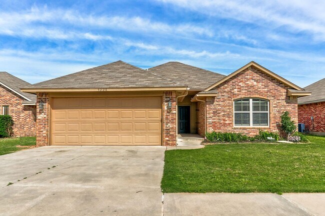 AVAILABLE 3-15-2020 FOR OCCUPANCY IN YUKON, MUSTANG SCHOOLS! - AVAILABLE 3-15-2020  FOR OCCUPANCY IN YUKON, MUSTANG SCHOOLS!