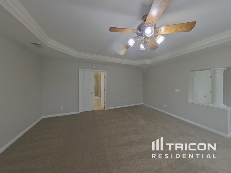 Building Photo - 27 Rockridge Dr