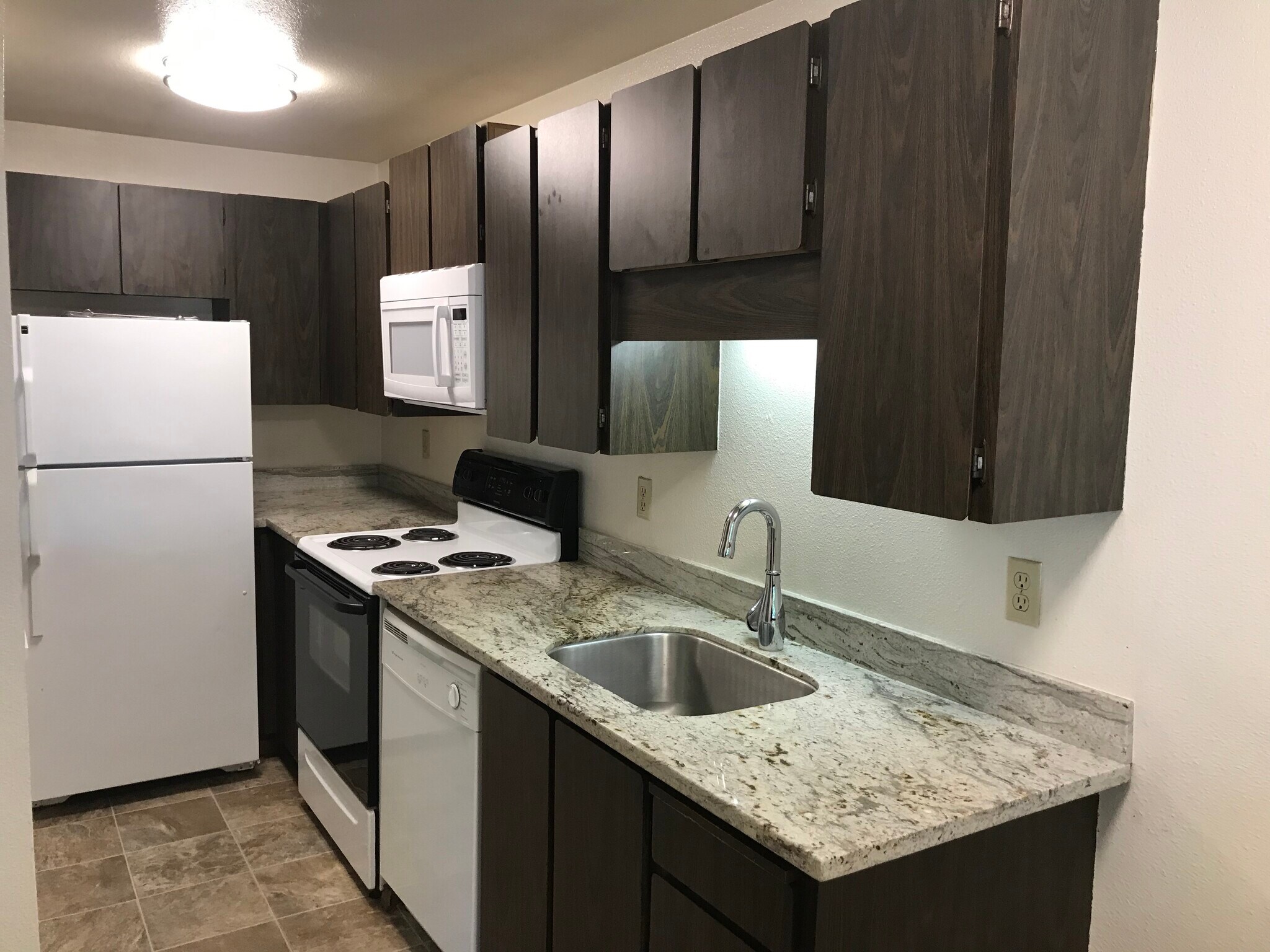 Building Photo - 11007 66th Ave E