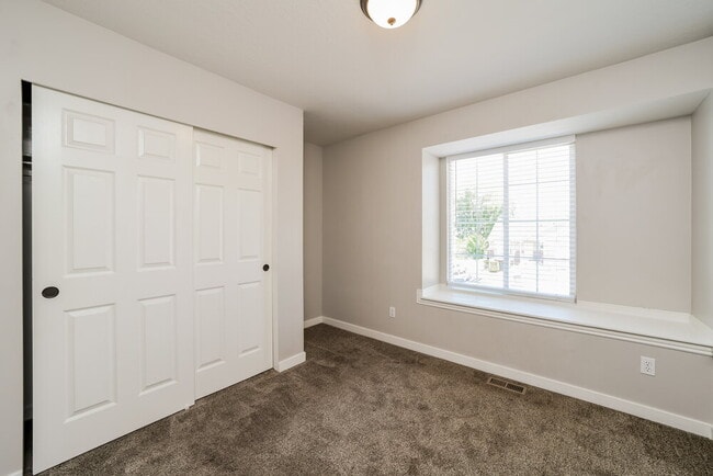 Building Photo - 2619 W 4650 S