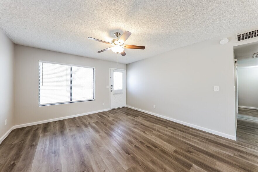 Building Photo - 18417 N 55th Dr
