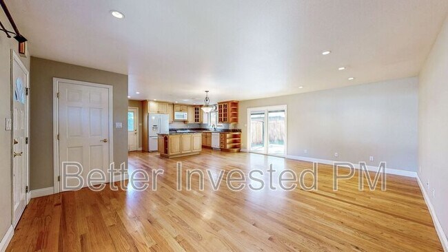 Building Photo - 1824 Midway Dr