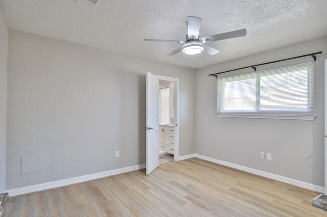 Building Photo - 509 Belmont Dr