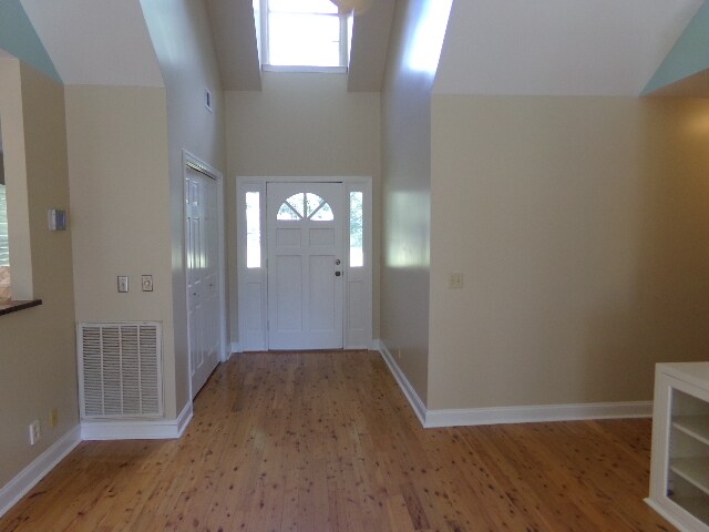 Building Photo - 14 Egret Dr