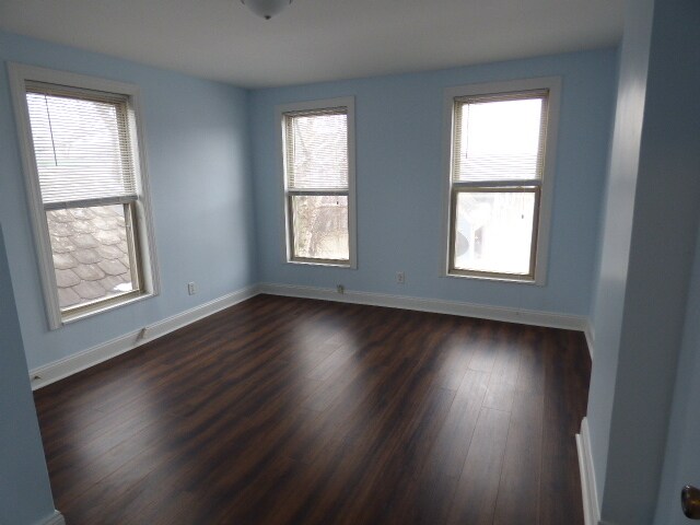 Building Photo - Harrison West 2 BR 1 BA