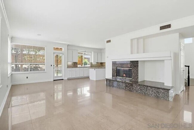 Building Photo - 1100 Corrales Ln
