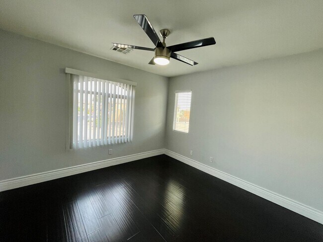Building Photo - BEAUTIFUL HOME IN RHODES RANCH GUARD GATED COMMUNITY! AMMENITIES INCLUDE COMMUNITY BASKETBALL COU...