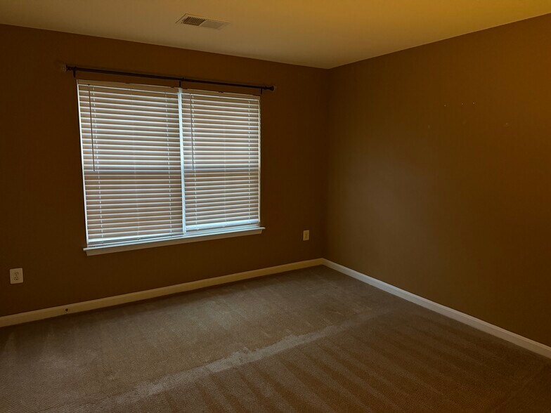 Building Photo - 3003 Black Thorn Ct