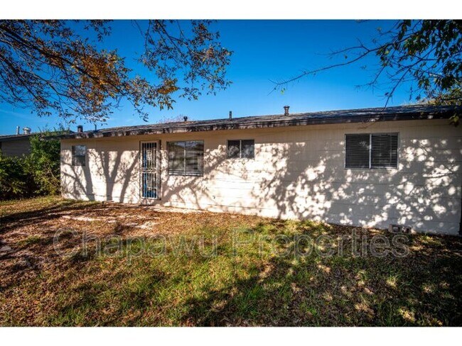 Building Photo - 6916 Shady Grove Dr