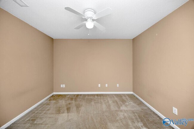 Building Photo - 247 De Jan Rd