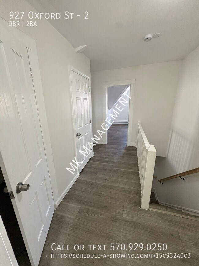 Building Photo - 927 Oxford St