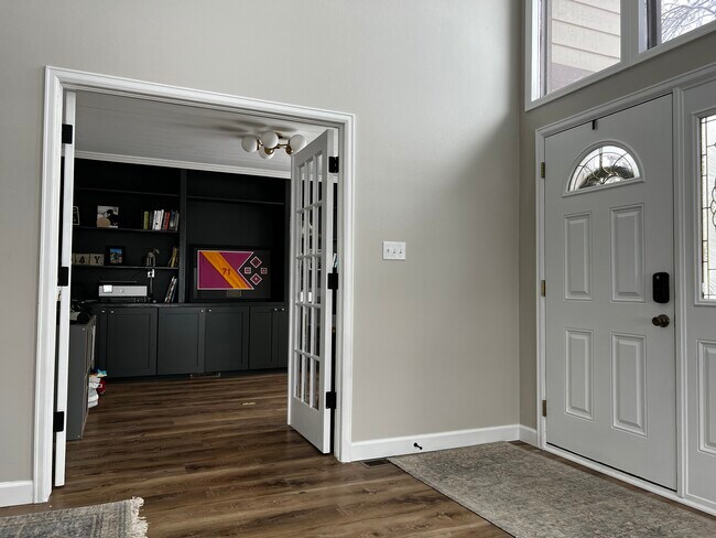 Building Photo - 4215 Cromwell Ct
