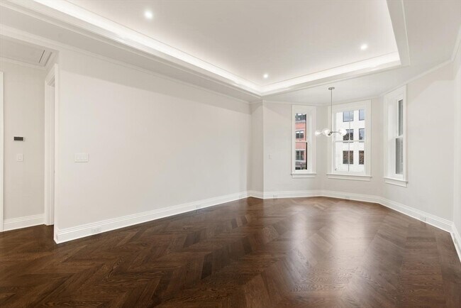Building Photo - 121 Newbury St