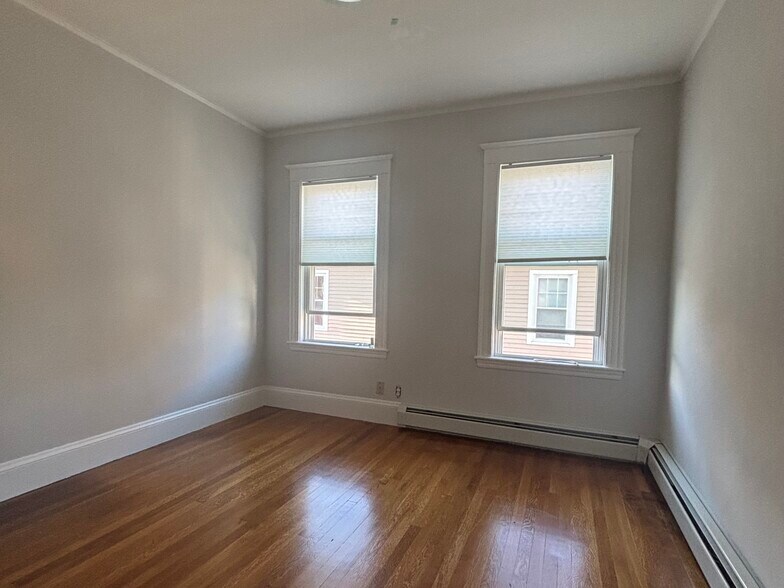 Building Photo - 94 Columbia Park