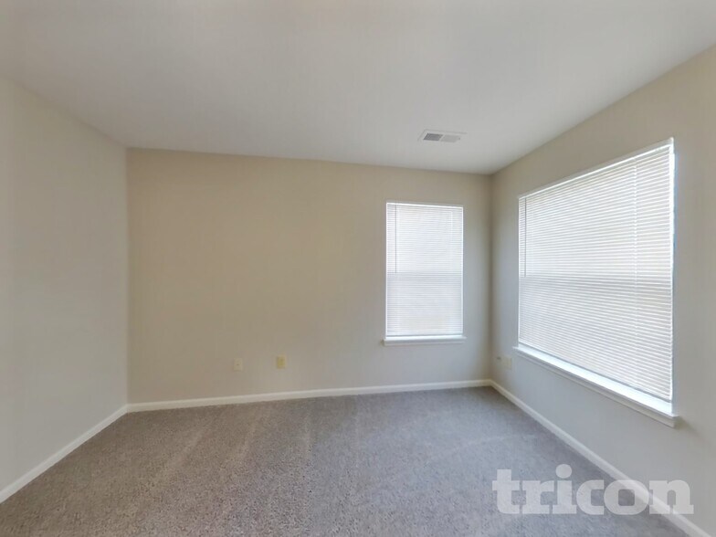 Building Photo - 238 Heartwood Hill
