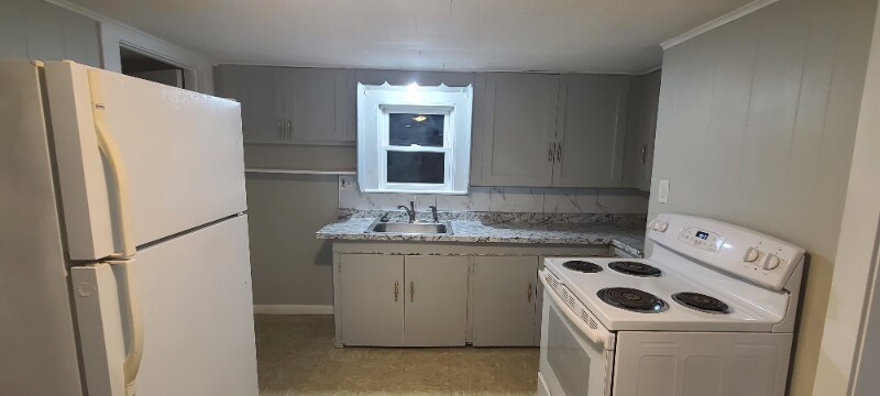 Building Photo - 261 Sunnyside Ave