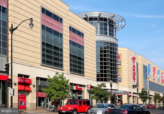 Building Photo - 1215 Otis Pl NW