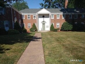 Building Photo - 51 Robin Rd