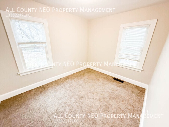 Building Photo - 451 Lucy St