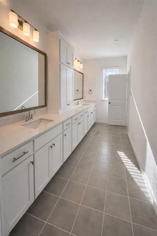 Building Photo - 8861 Scarp Hl Ln