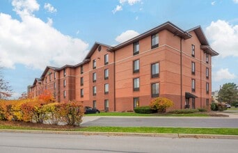 Building Photo - Furnished Studio-Chicago - Lombard - Yorktown Center