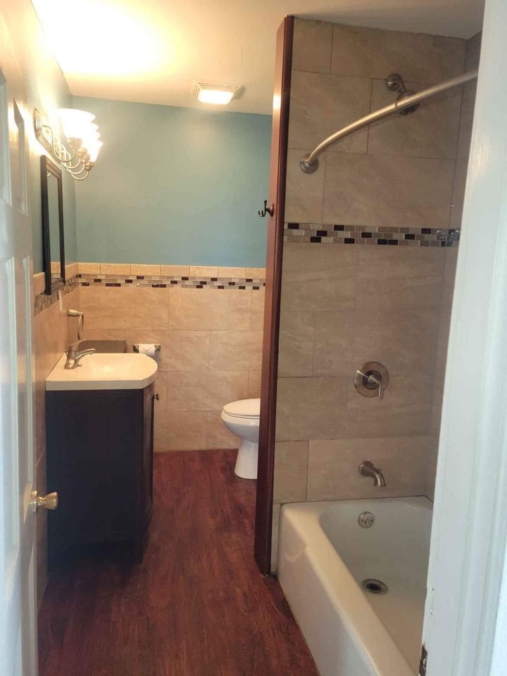 Bathroom - 3429 Clearfield St