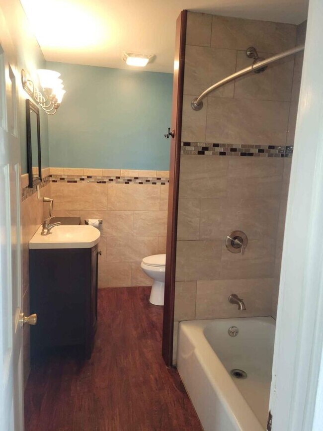 Bathroom - 3429 Clearfield St