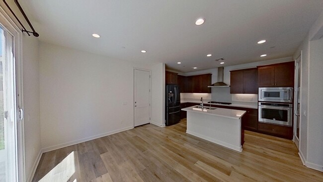 Building Photo - Los Carneros townhouse 3 Bed / 2.5 Bath – ...