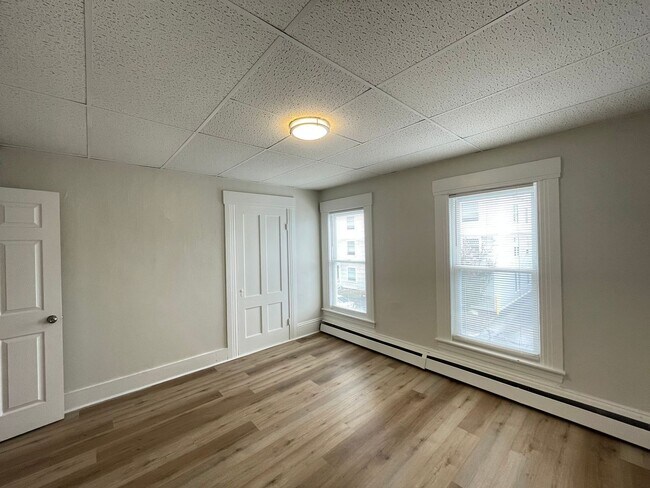 Building Photo - 53 Pennacook St