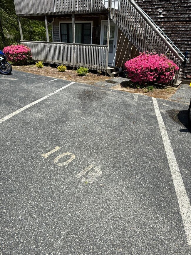 Building Photo - 2 Bedroom, 1 Bedroom Condo Year Round-Sein...