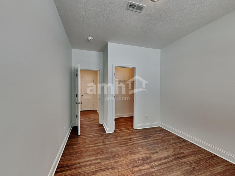 Building Photo - 802 Castor Ct