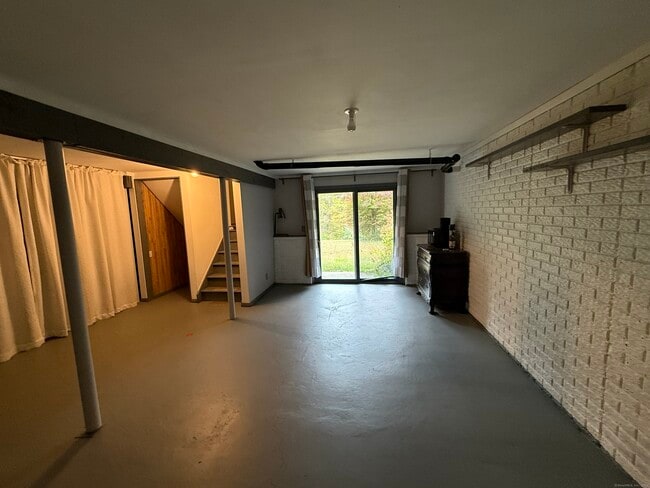 Building Photo - 7 Twin Oaks