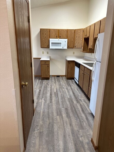 Building Photo - 725 6th Ave S