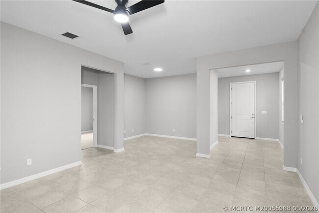 Building Photo - 10214 SW Captiva Dr