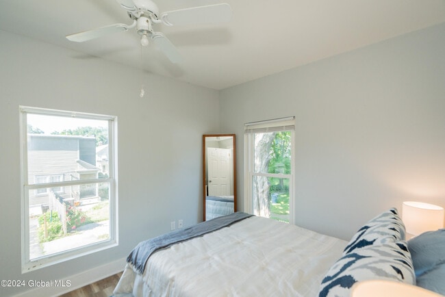 Building Photo - 9 Bolster Ln NE