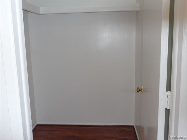 Building Photo - 5711 Fox Hill Dr