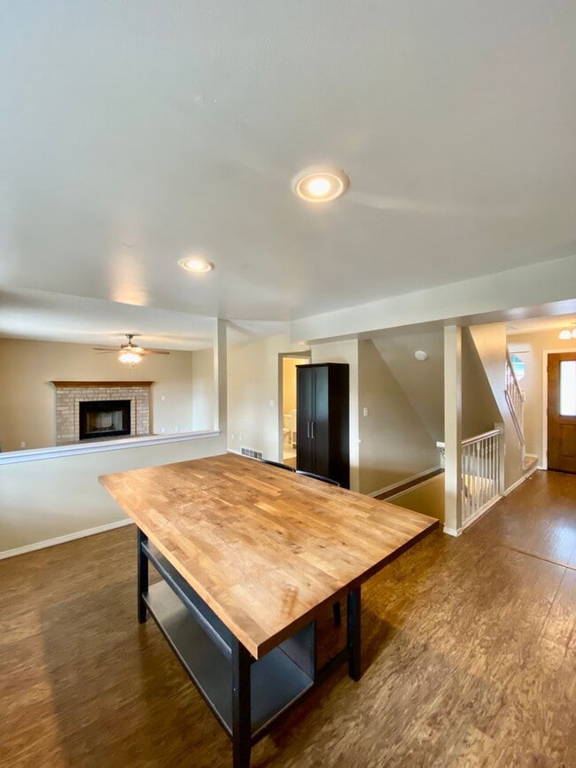 Building Photo - 4 Bedrooms on Corner Lot in 80920!  Dog Friendly!