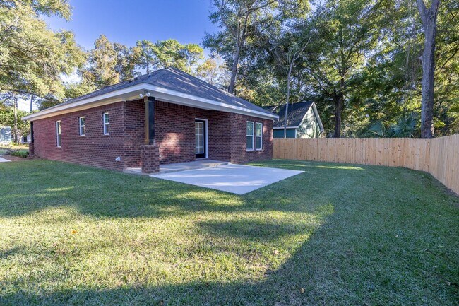 Building Photo - BRAND NEW CONSTRUCTION!  3-bedroom, 2-bath...