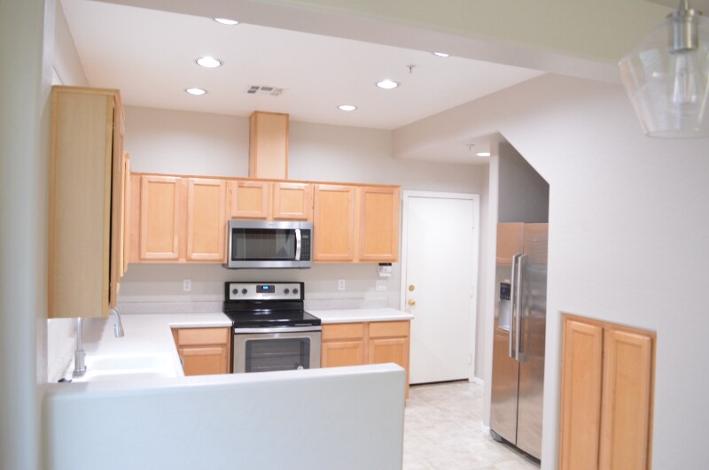 Building Photo - 1225 N 36th St