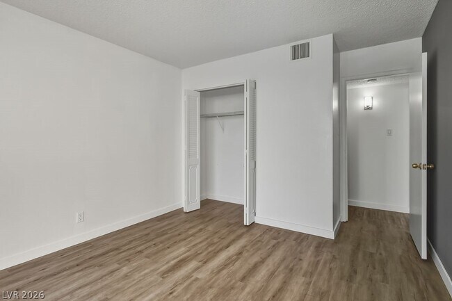 Building Photo - 3930 University Center Dr