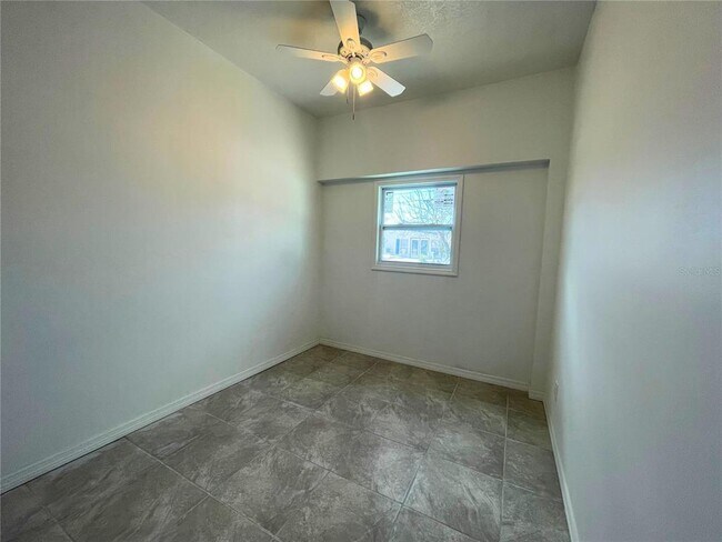 Building Photo - 150 E Madeira Ave