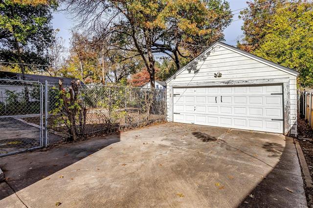 Building Photo - 3824 Birchman Ave