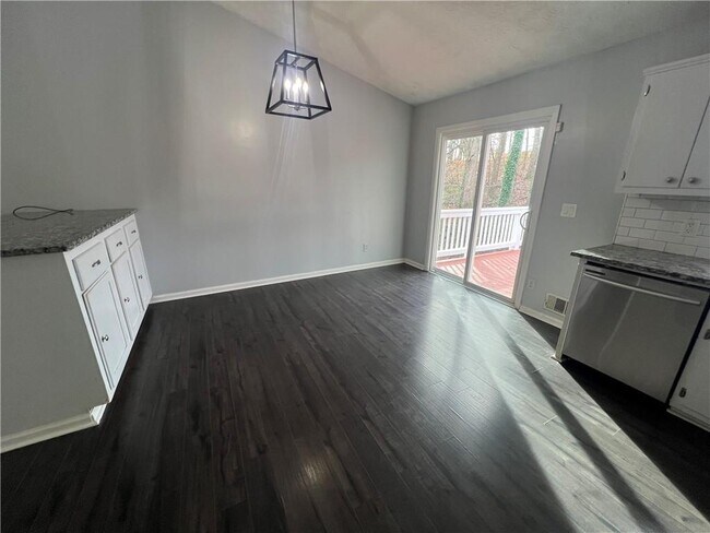 Building Photo - 5568 Elderberry Ln