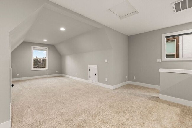 Building Photo - 7898 SW Capitol Hill Rd