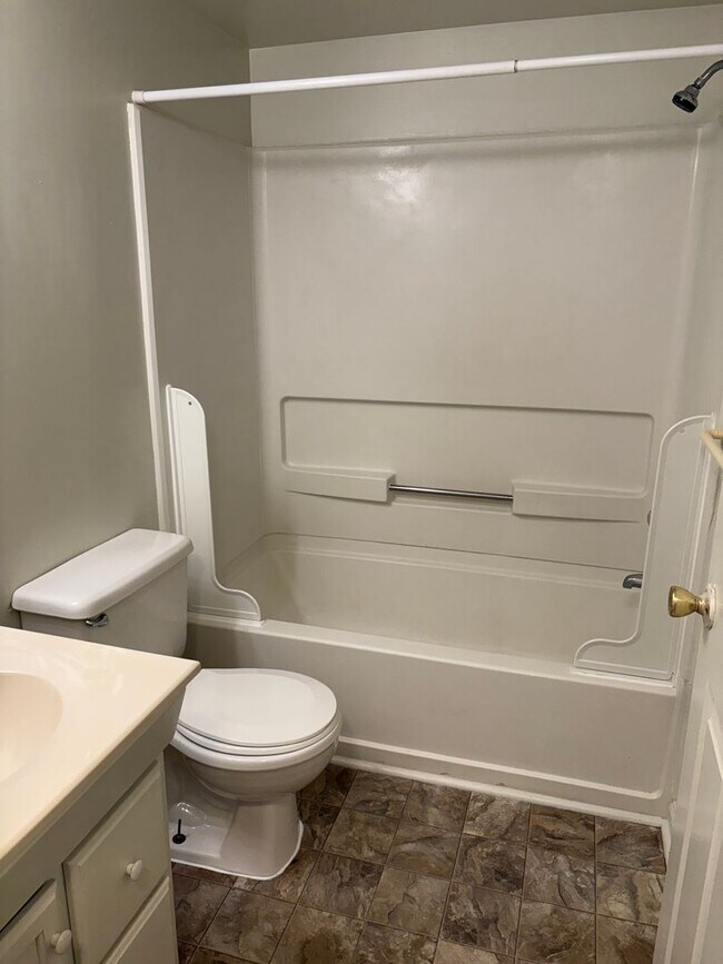 Building Photo - Spacious Renovated Lakewood Duplex! Walk t...