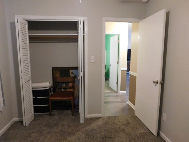 Building Photo - 842 Halifax Cir