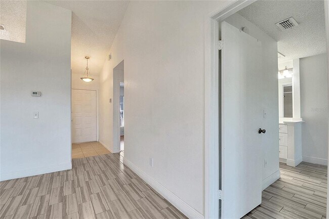 Building Photo - 1239 Lucaya Cir