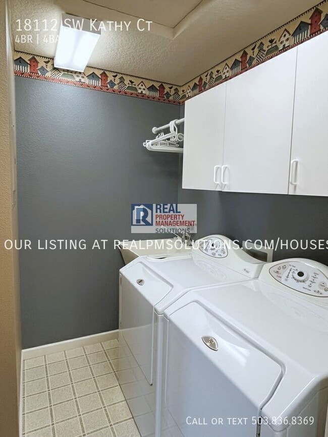 Building Photo - 18112 SW Kathy Ct