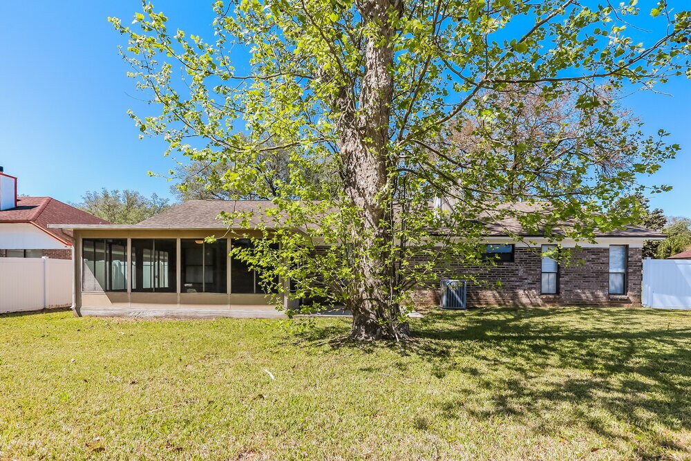 Building Photo - 11690 Cherry Bark Dr W