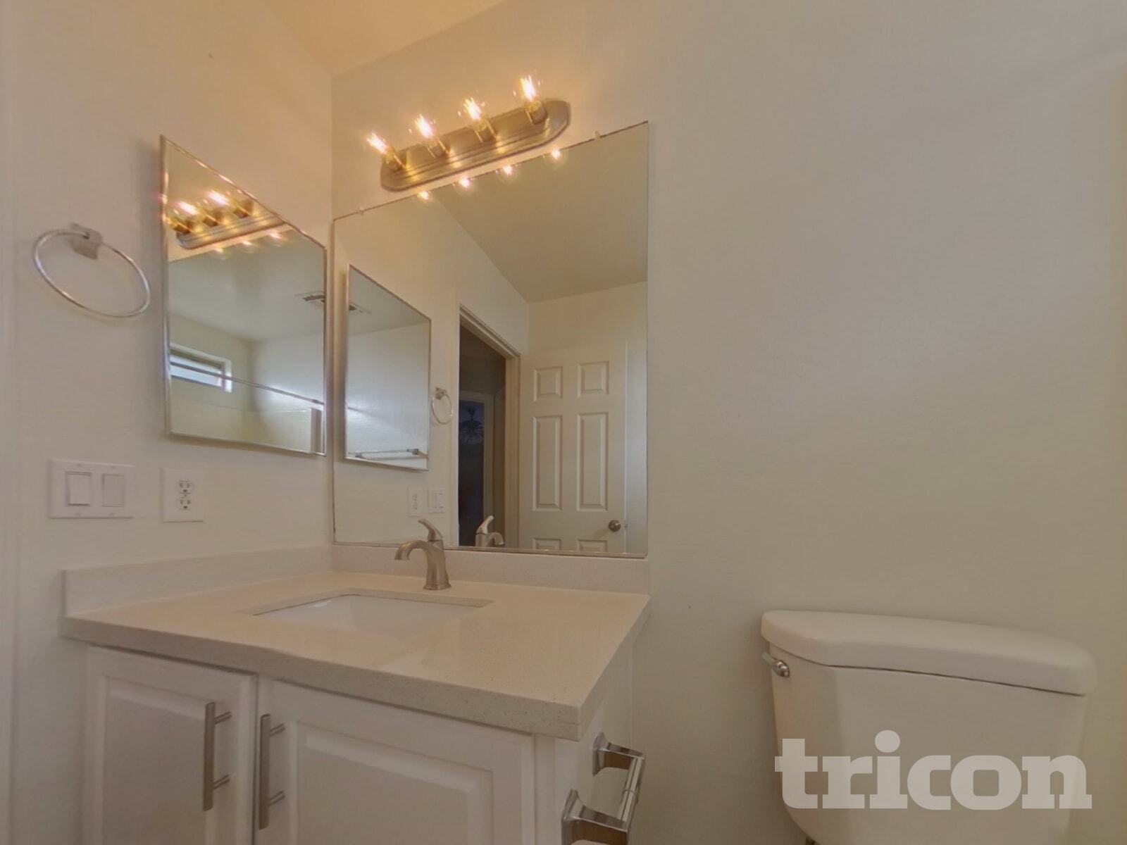 Building Photo - 2645 S 63rd Ln